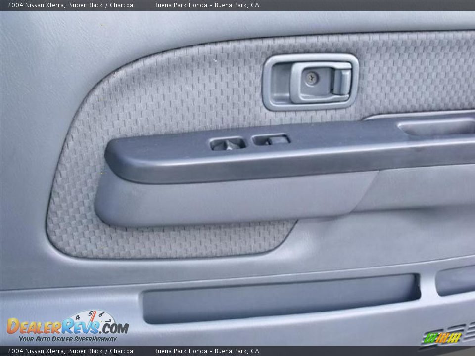 2004 Nissan Xterra Super Black / Charcoal Photo #14