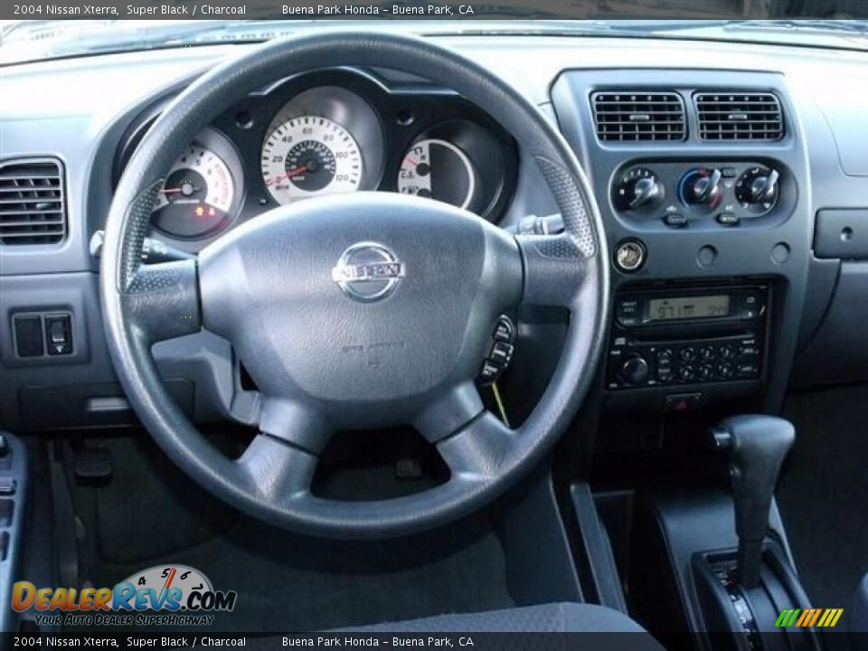 2004 Nissan Xterra Super Black / Charcoal Photo #17