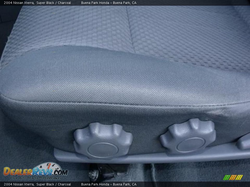 2004 Nissan Xterra Super Black / Charcoal Photo #20