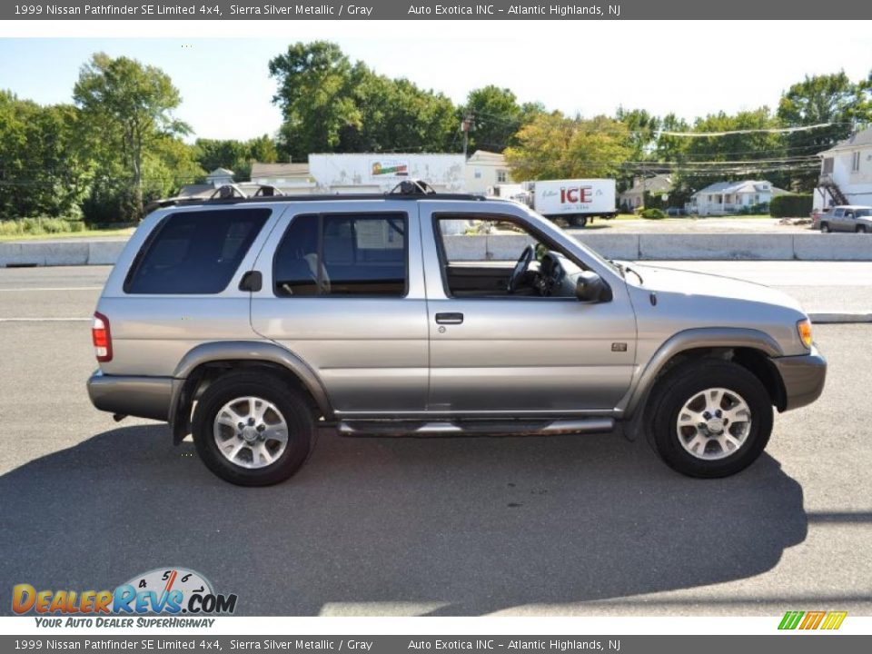 1999 Nissan pathfinder limited #2