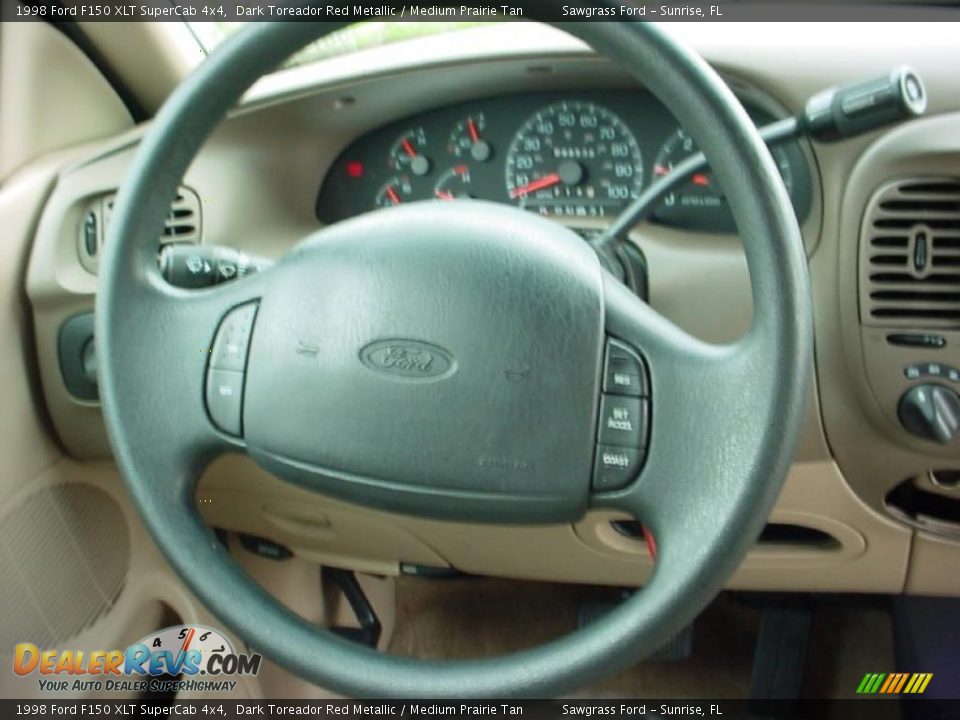 1998 Ford F150 XLT SuperCab 4x4 Dark Toreador Red Metallic / Medium Prairie Tan Photo #23