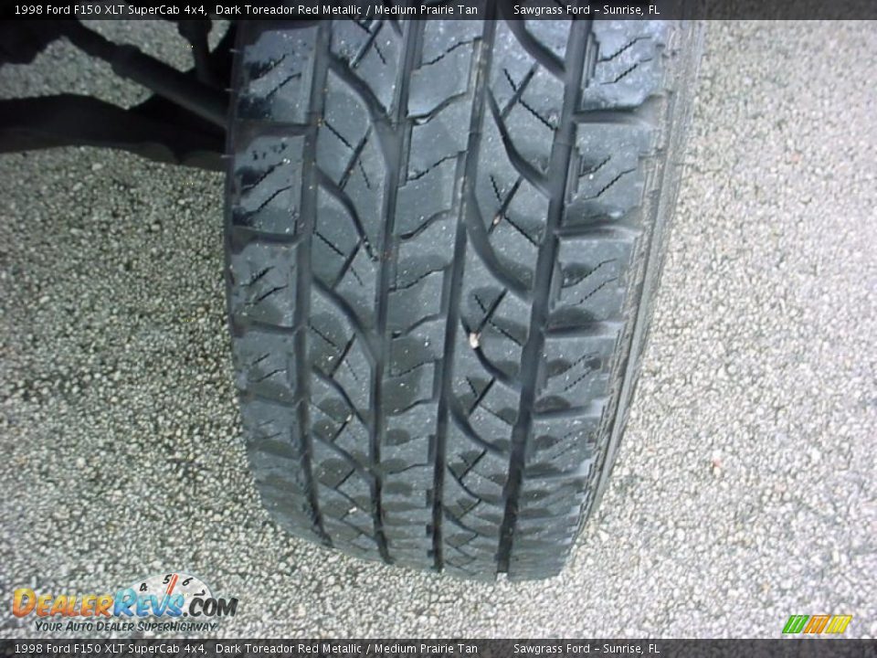 1998 Ford F150 XLT SuperCab 4x4 Dark Toreador Red Metallic / Medium Prairie Tan Photo #26