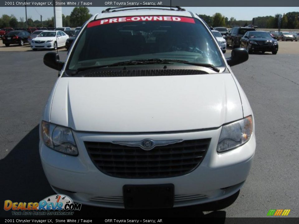 2001 Chrysler Voyager LX Stone White / Taupe Photo #2