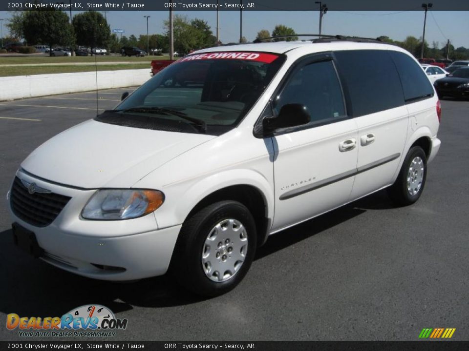 2001 Chrysler Voyager LX Stone White / Taupe Photo 3