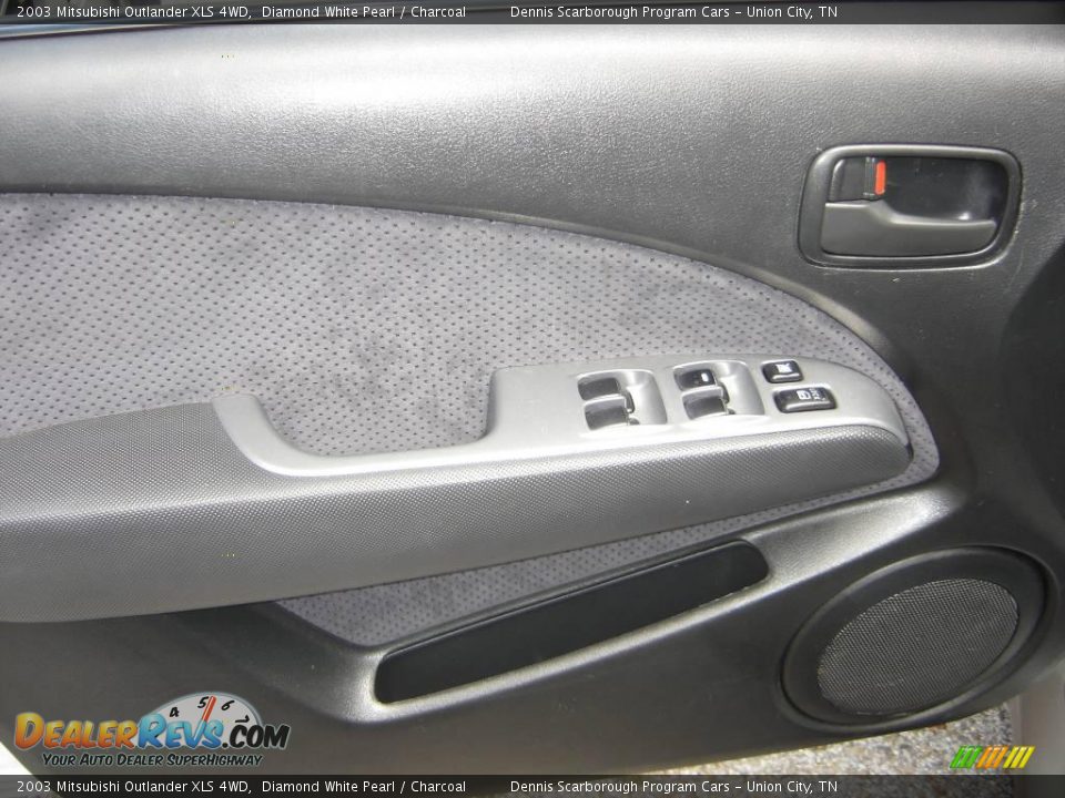 2003 Mitsubishi Outlander XLS 4WD Diamond White Pearl / Charcoal Photo #6