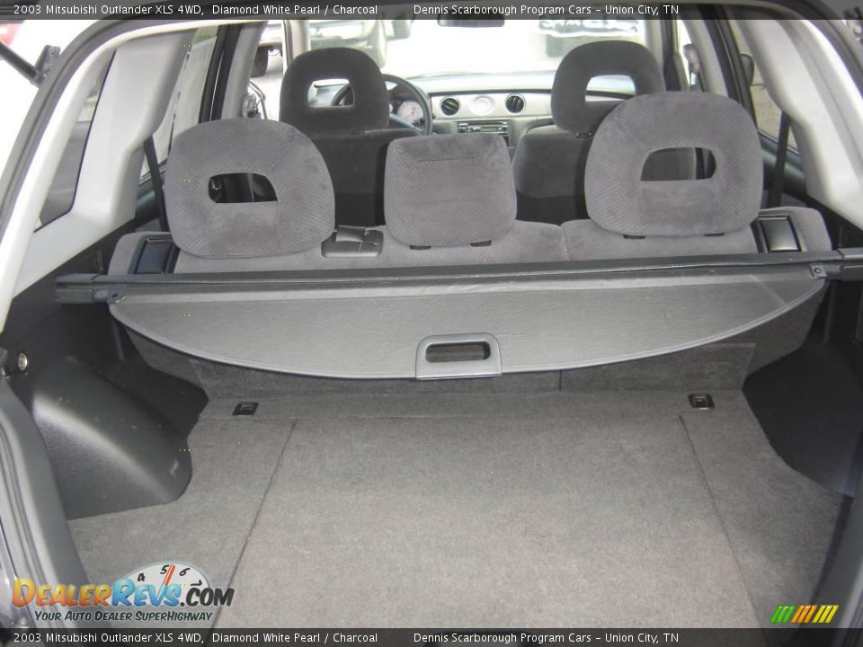 2003 Mitsubishi Outlander XLS 4WD Diamond White Pearl / Charcoal Photo #10