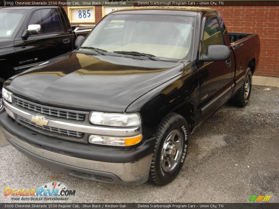 2000 Chevrolet Silverado 1500 Regular Cab Onyx Black / Medium Oak Photo #1