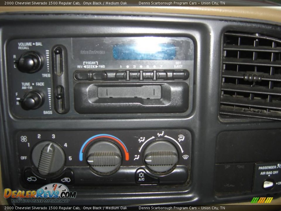 2000 Chevrolet Silverado 1500 Regular Cab Onyx Black / Medium Oak Photo #12