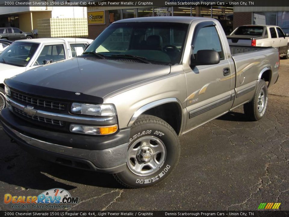 2000 Chevrolet Silverado 1500 LS Regular Cab 4x4 Light Pewter Metallic / Graphite Photo #1