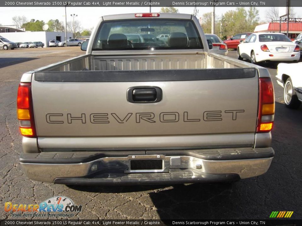 2000 Chevrolet Silverado 1500 LS Regular Cab 4x4 Light Pewter Metallic / Graphite Photo #2