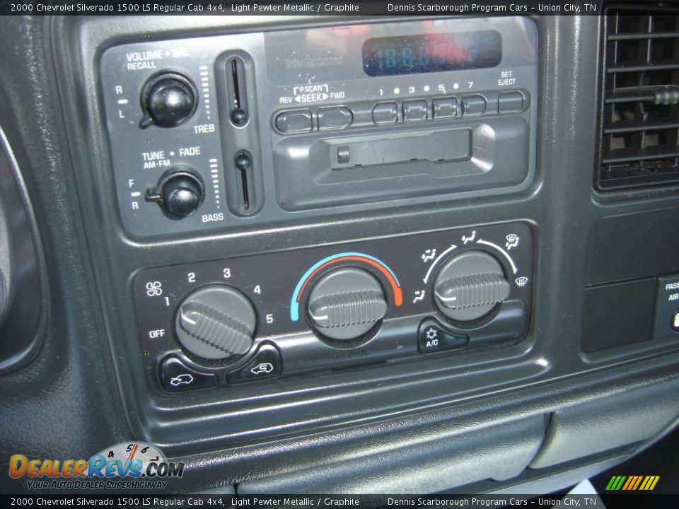 2000 Chevrolet Silverado 1500 LS Regular Cab 4x4 Light Pewter Metallic / Graphite Photo #5