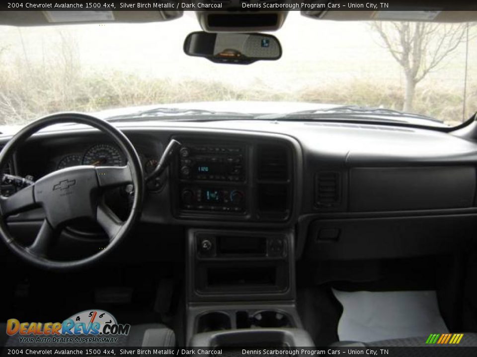2004 Chevrolet Avalanche 1500 4x4 Silver Birch Metallic / Dark Charcoal Photo #7