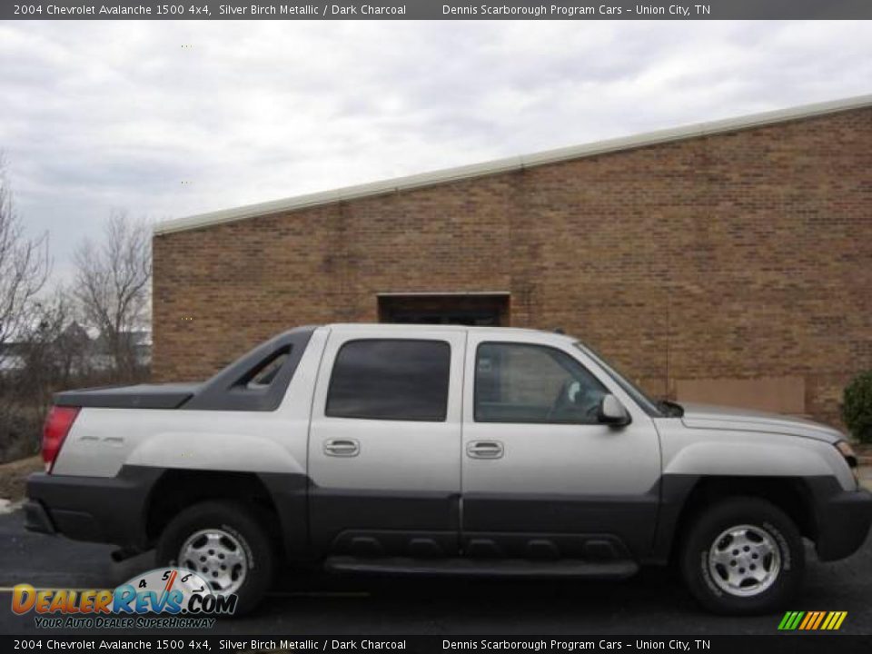 2004 Chevrolet Avalanche 1500 4x4 Silver Birch Metallic / Dark Charcoal Photo #8