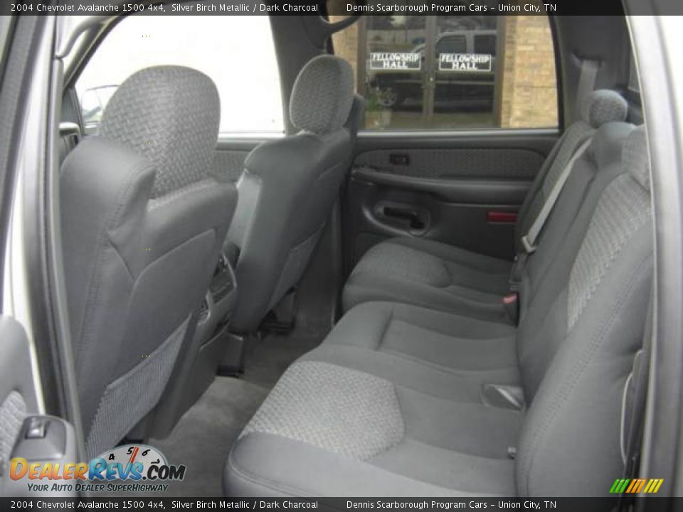 2004 Chevrolet Avalanche 1500 4x4 Silver Birch Metallic / Dark Charcoal Photo #9