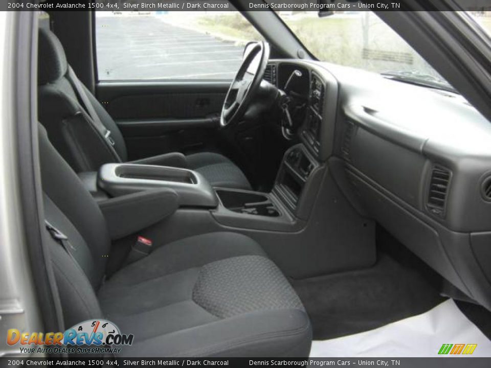 2004 Chevrolet Avalanche 1500 4x4 Silver Birch Metallic / Dark Charcoal Photo #17