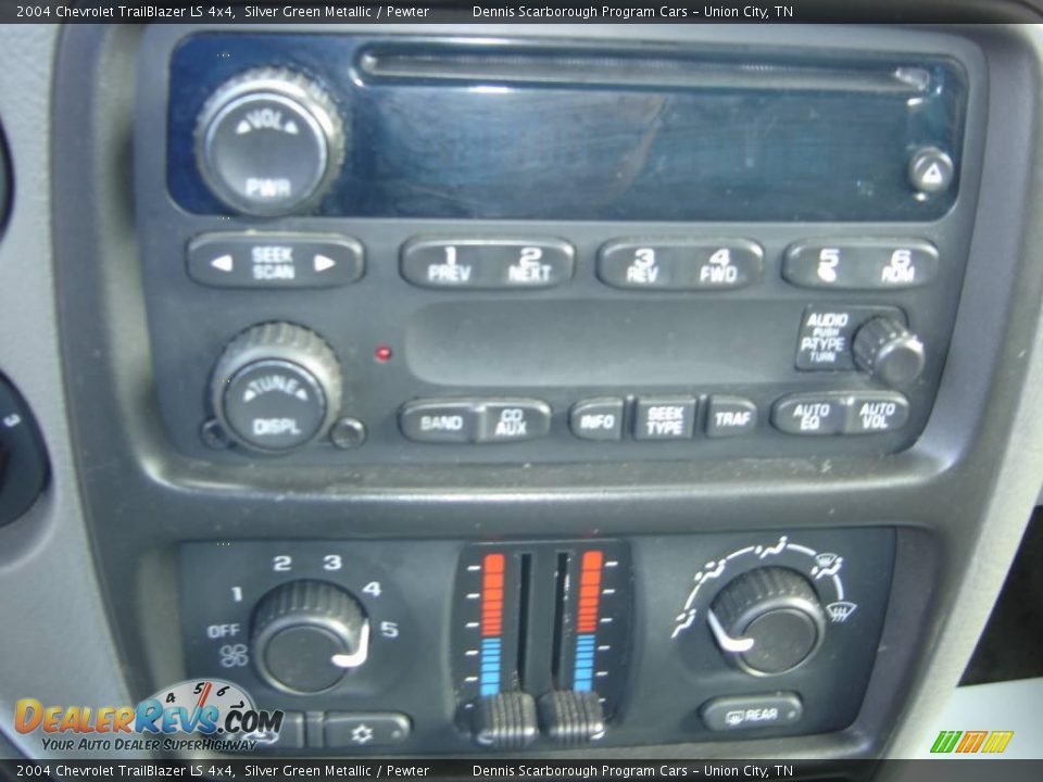 2004 Chevrolet TrailBlazer LS 4x4 Silver Green Metallic / Pewter Photo #10