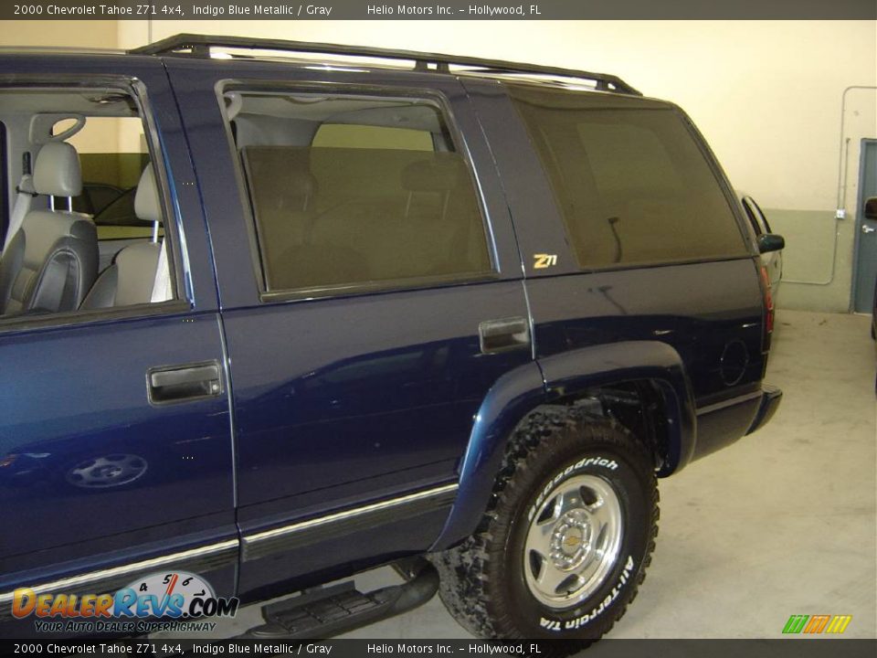 2000 Chevrolet Tahoe Z71 4x4 Indigo Blue Metallic / Gray Photo #2