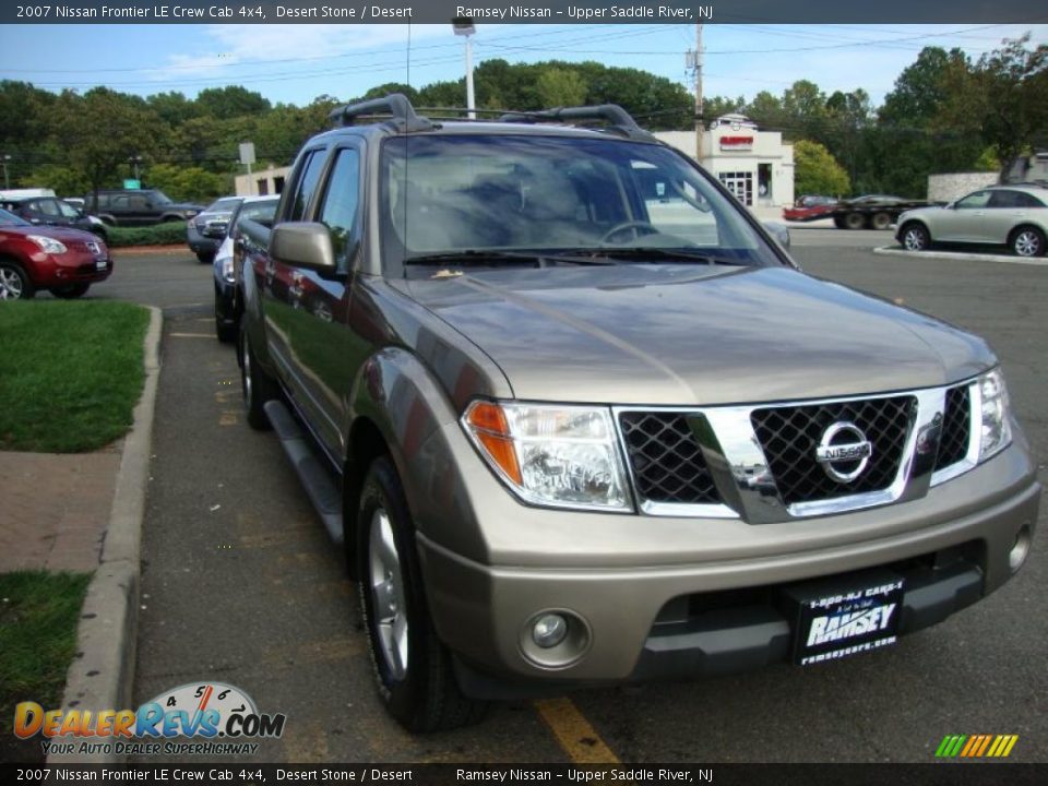 2007 Nissan Frontier LE Crew Cab 4x4 Desert Stone / Desert Photo #5