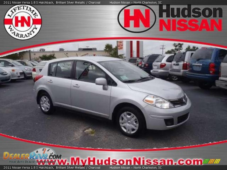 2011 Nissan versa hatchback silver #7