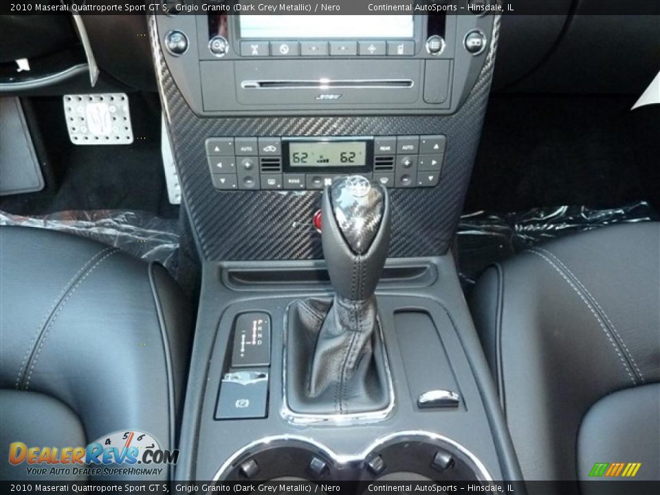 2010 Maserati Quattroporte Sport GT S Shifter Photo #19