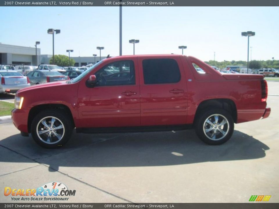 2007 Chevrolet Avalanche LTZ Victory Red / Ebony Photo #3