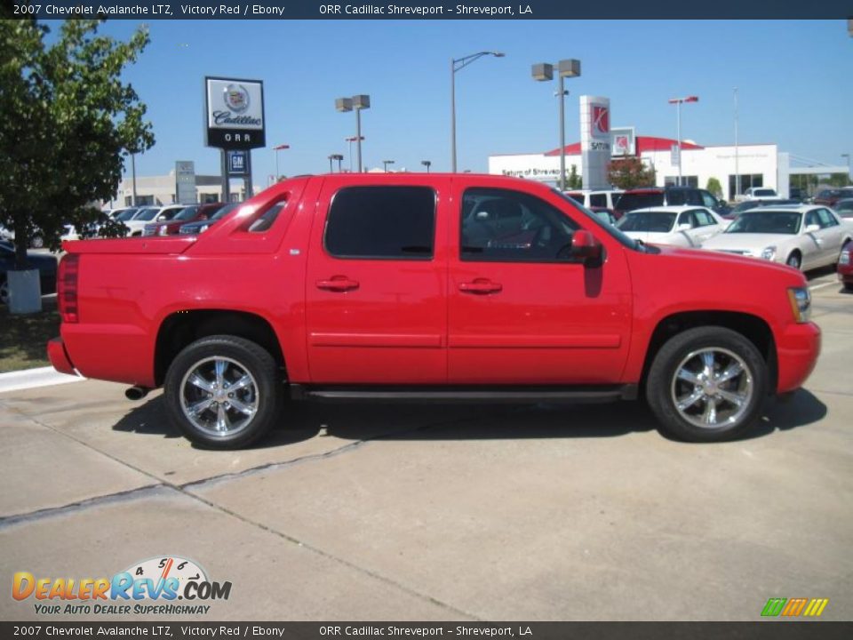 2007 Chevrolet Avalanche LTZ Victory Red / Ebony Photo #4