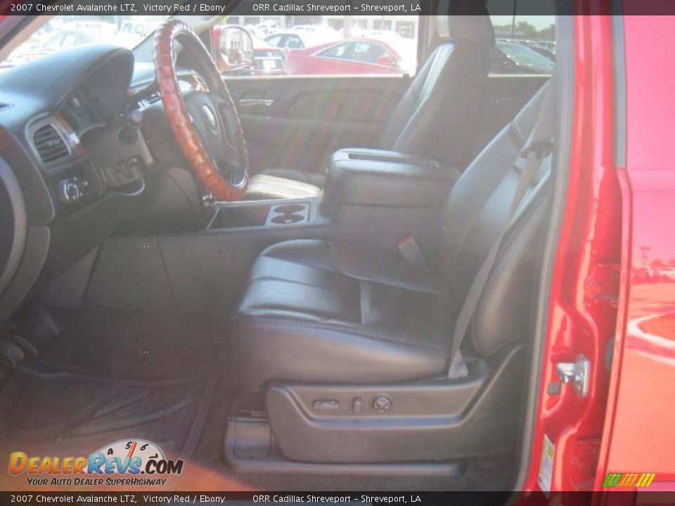 2007 Chevrolet Avalanche LTZ Victory Red / Ebony Photo #8