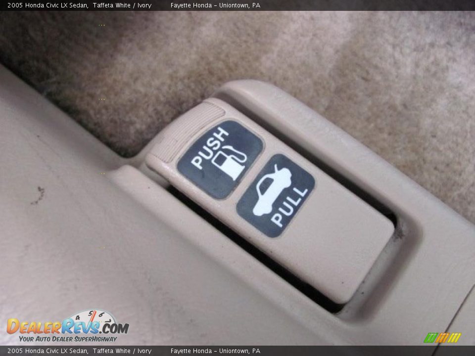 2005 Honda Civic LX Sedan Taffeta White / Ivory Photo #15