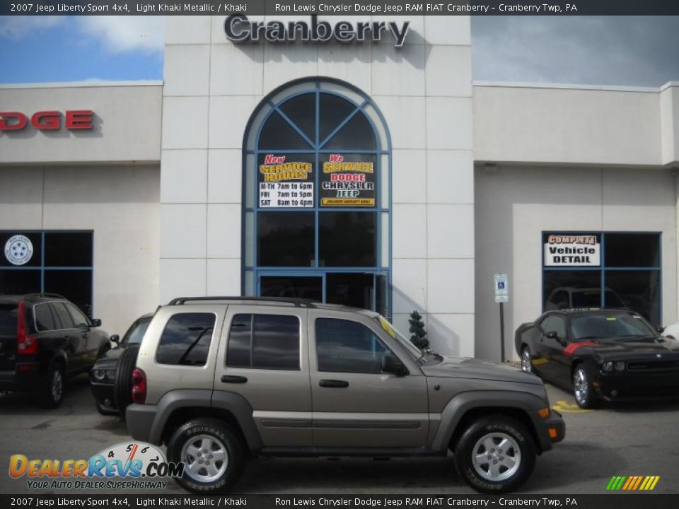 2007 Jeep Liberty Sport 4x4 Light Khaki Metallic / Khaki Photo #1