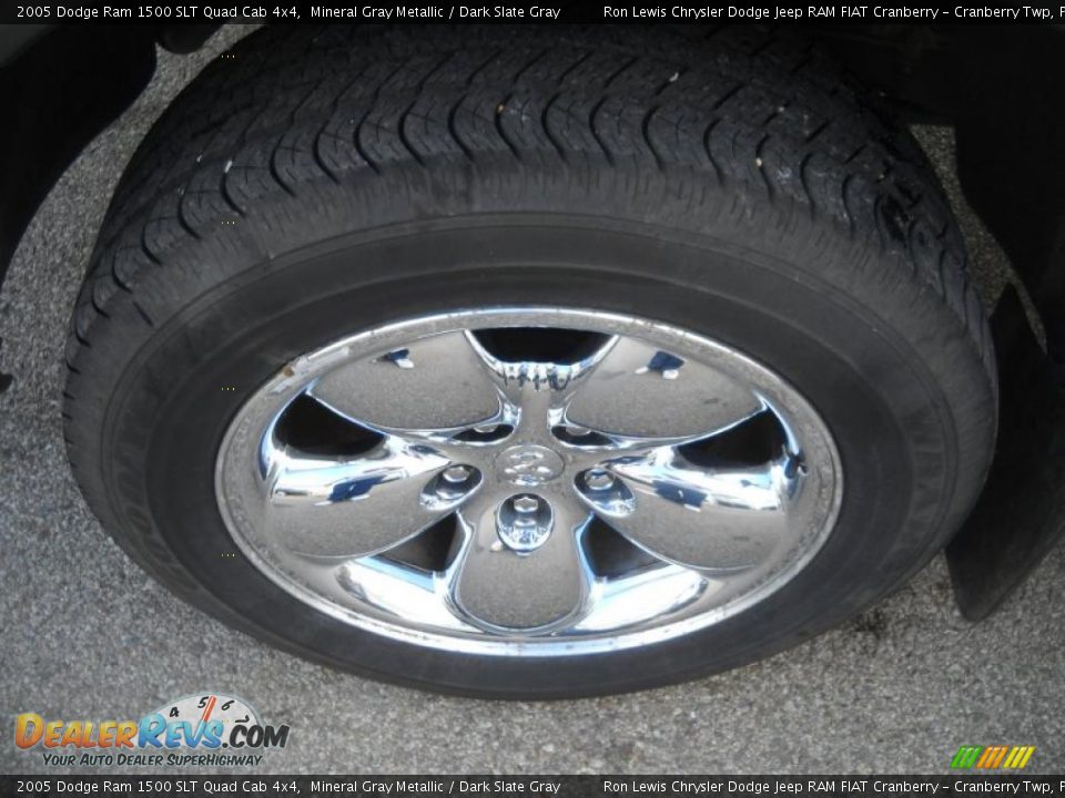 2005 Dodge Ram 1500 SLT Quad Cab 4x4 Mineral Gray Metallic / Dark Slate Gray Photo #16
