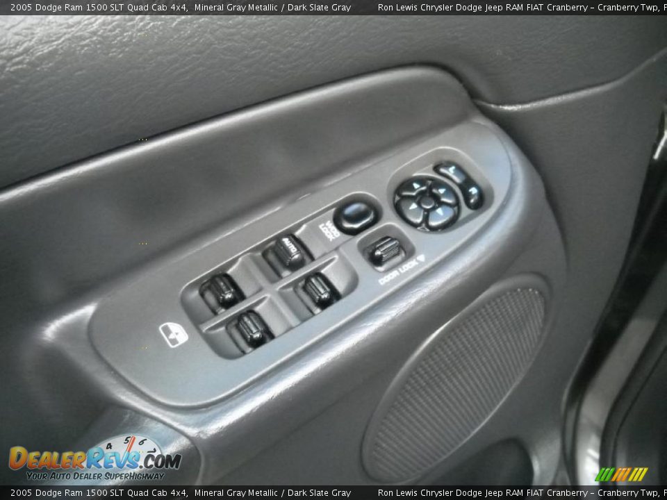 2005 Dodge Ram 1500 SLT Quad Cab 4x4 Mineral Gray Metallic / Dark Slate Gray Photo #21