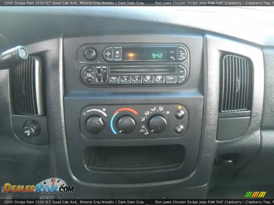 2005 Dodge Ram 1500 SLT Quad Cab 4x4 Mineral Gray Metallic / Dark Slate Gray Photo #22