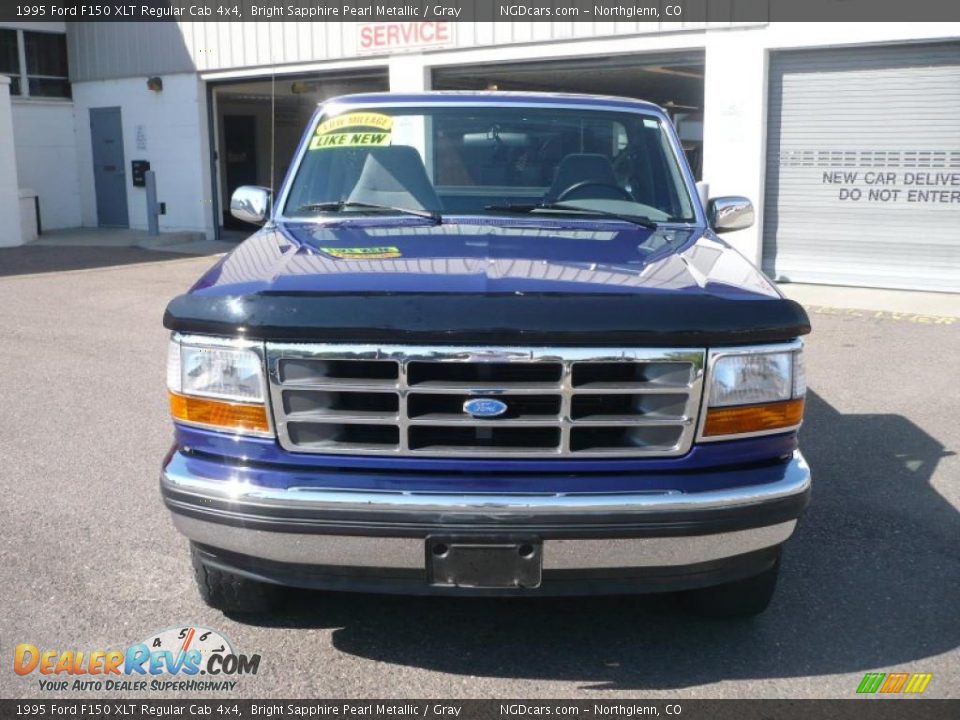 1995 Ford F150 XLT Regular Cab 4x4 Bright Sapphire Pearl Metallic / Gray Photo #2