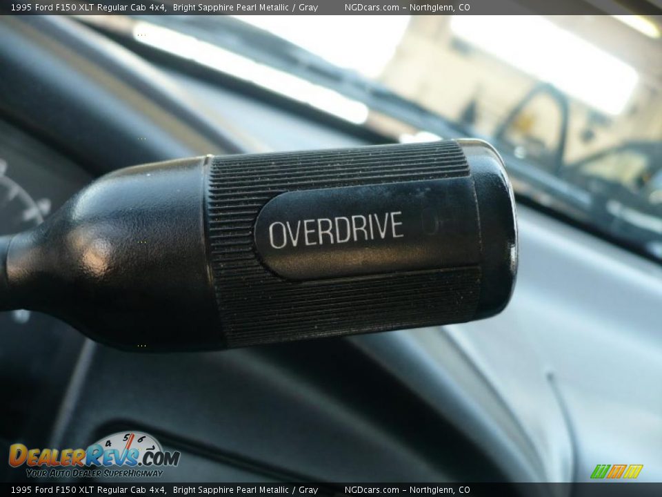 1995 Ford F150 XLT Regular Cab 4x4 Bright Sapphire Pearl Metallic / Gray Photo #17