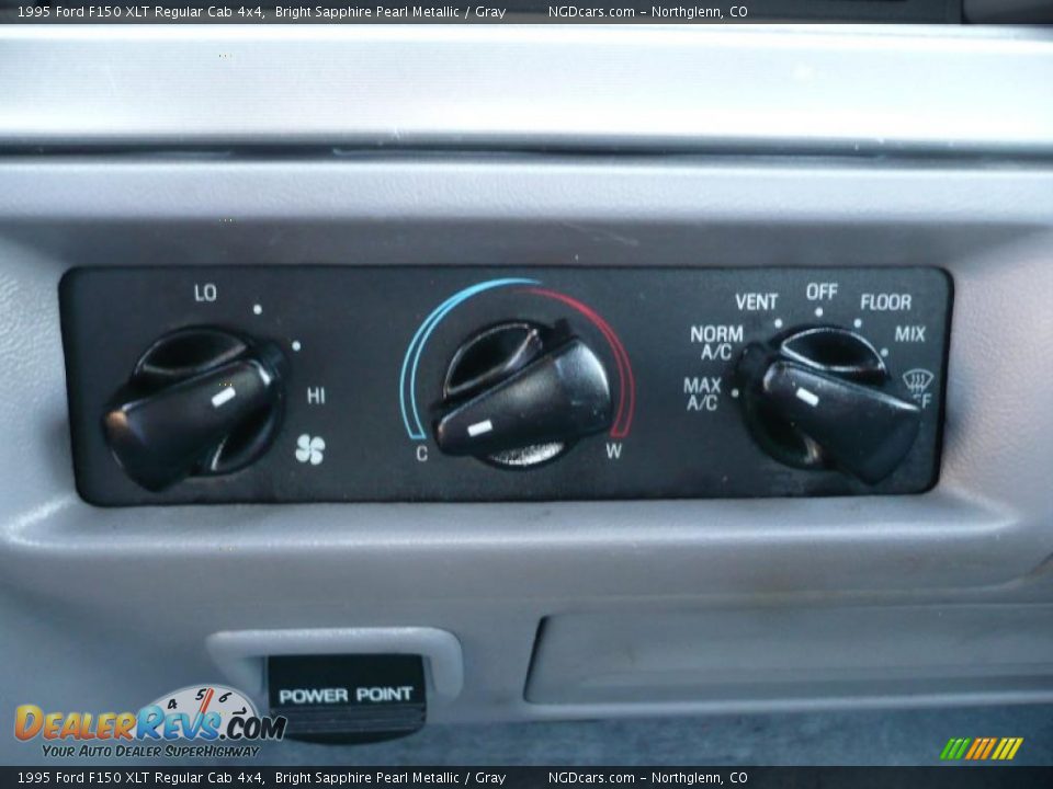 1995 Ford F150 XLT Regular Cab 4x4 Bright Sapphire Pearl Metallic / Gray Photo #20