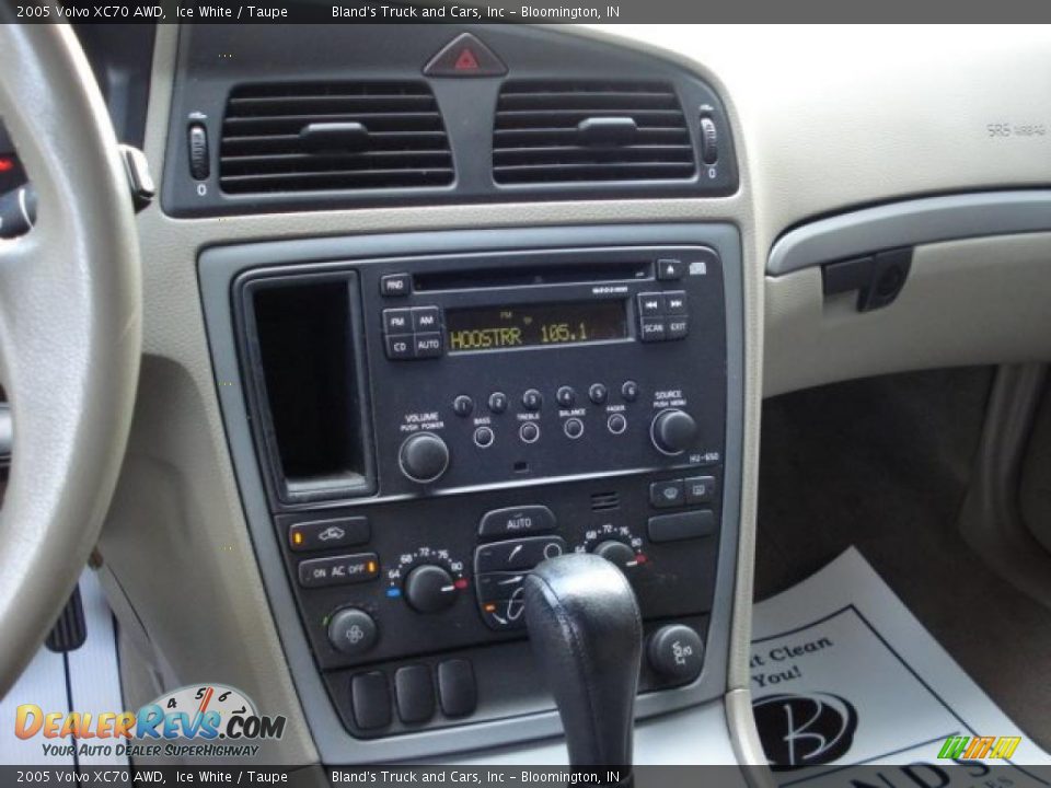 2005 Volvo XC70 AWD Ice White / Taupe Photo #8