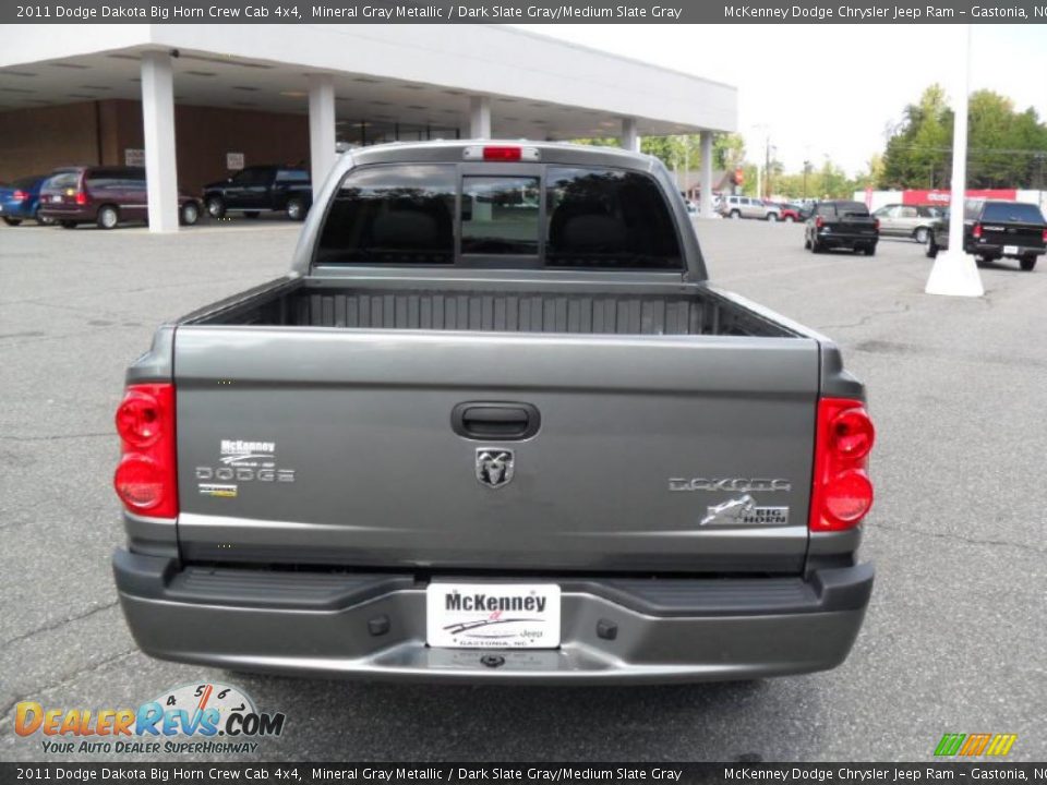 2011 Dodge Dakota Big Horn Crew Cab 4x4 Mineral Gray Metallic / Dark Slate Gray/Medium Slate Gray Photo #3