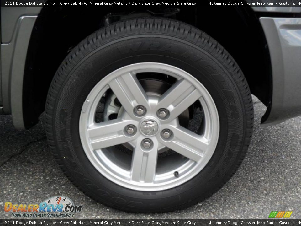 2011 Dodge Dakota Big Horn Crew Cab 4x4 Mineral Gray Metallic / Dark Slate Gray/Medium Slate Gray Photo #23