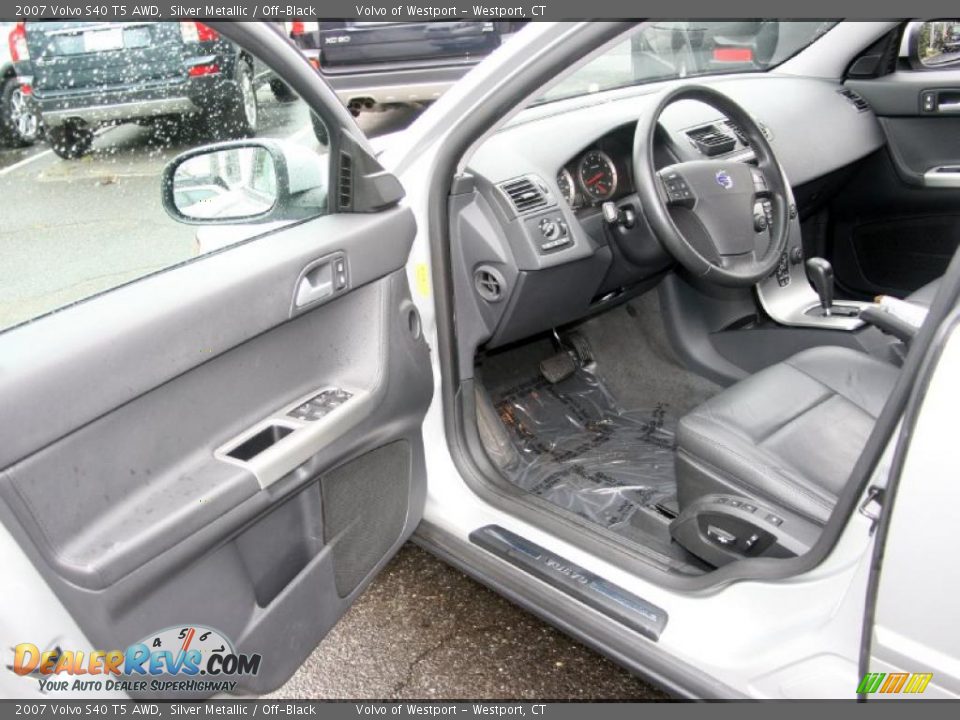 2007 Volvo S40 T5 AWD Silver Metallic / Off-Black Photo #11