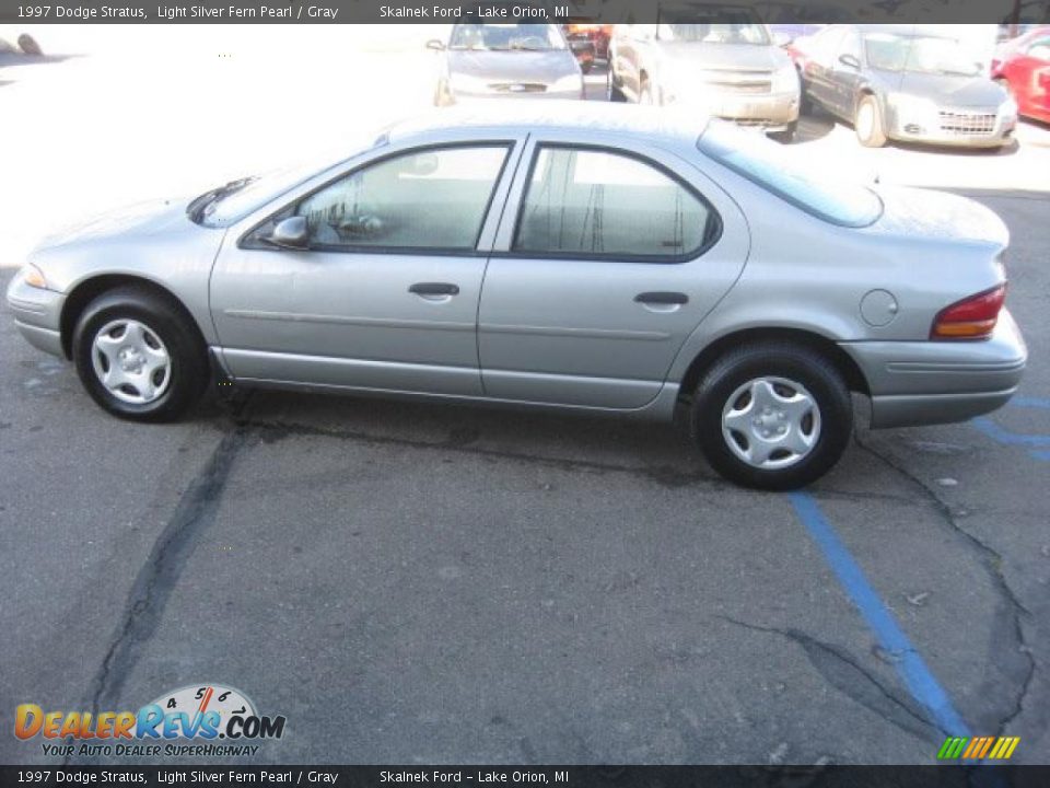 1997 Dodge Stratus Light Silver Fern Pearl / Gray Photo #4