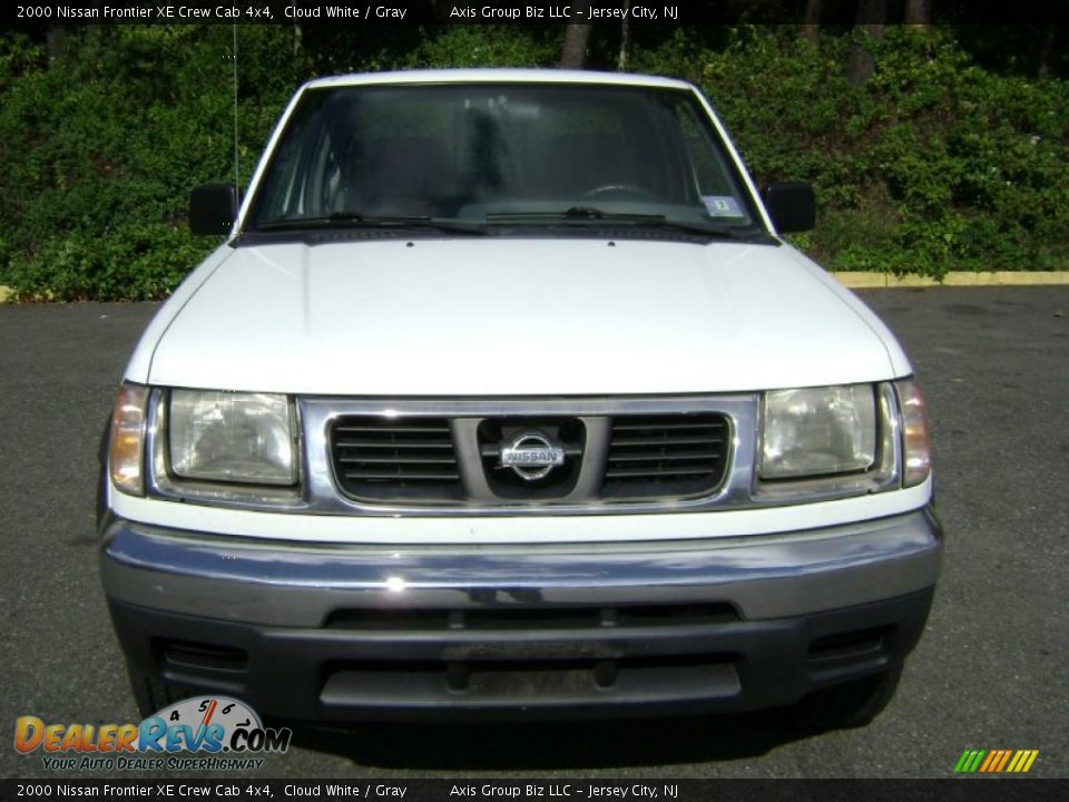 2000 Nissan Frontier XE Crew Cab 4x4 Cloud White / Gray Photo #4