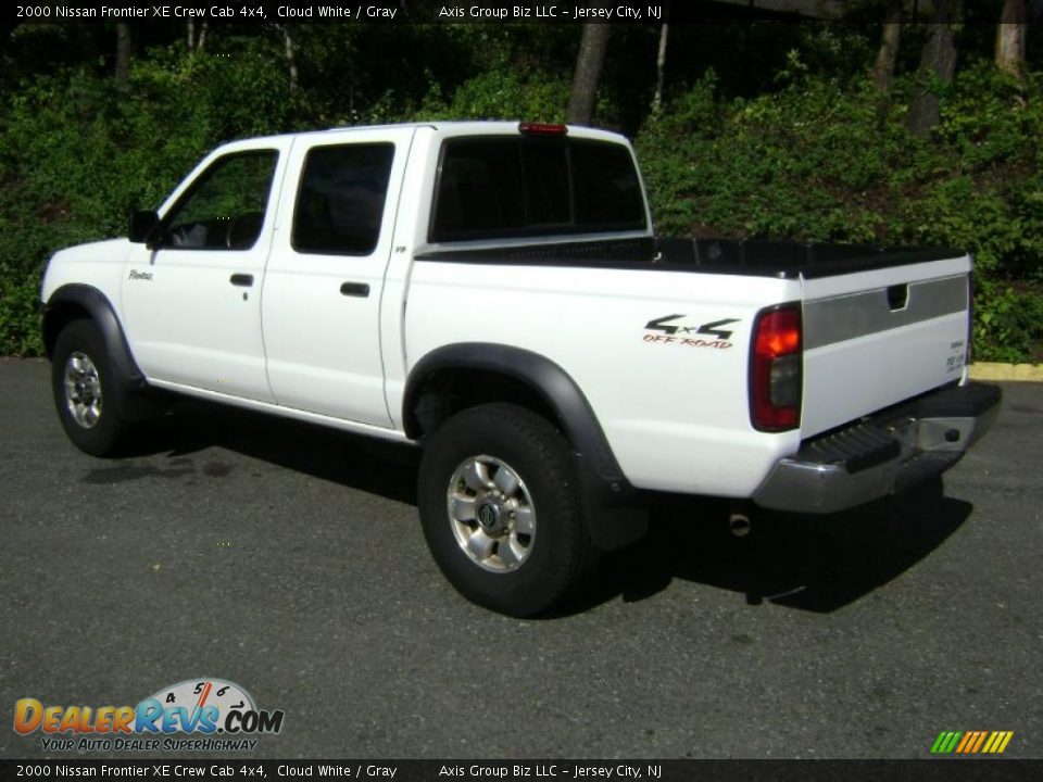 2000 Nissan Frontier XE Crew Cab 4x4 Cloud White / Gray Photo #5