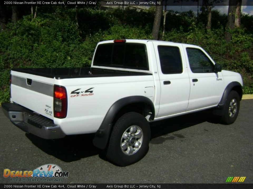 2000 Nissan Frontier XE Crew Cab 4x4 Cloud White / Gray Photo #7