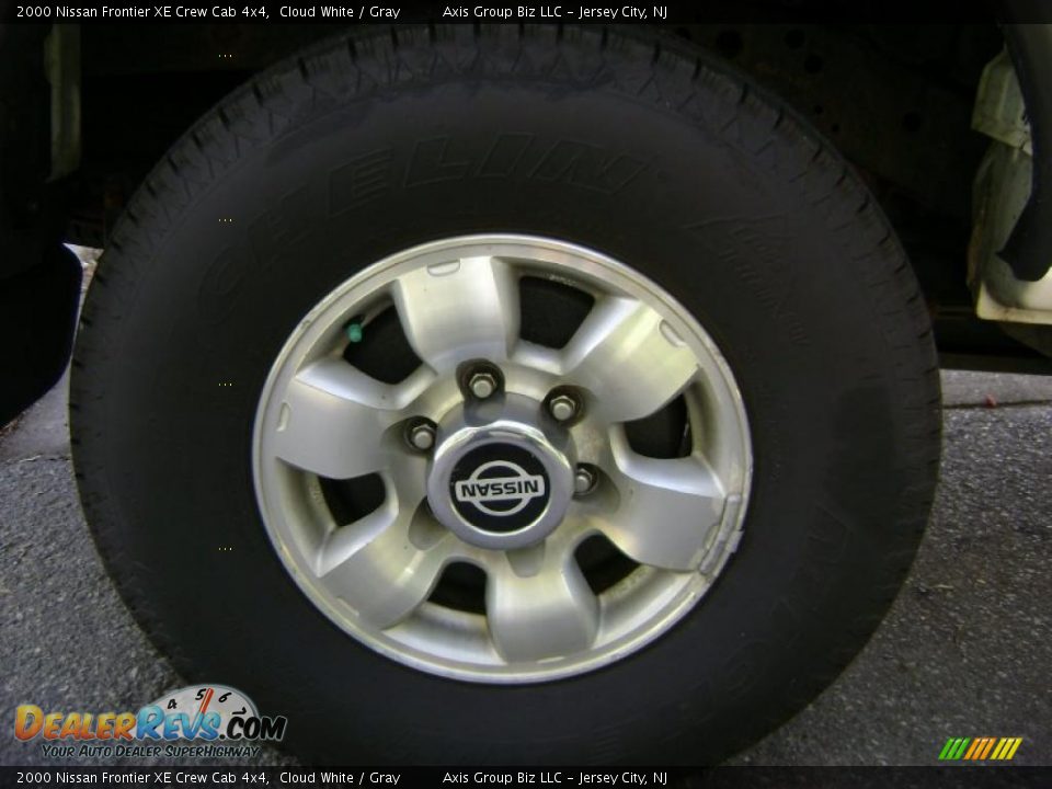 2000 Nissan Frontier XE Crew Cab 4x4 Cloud White / Gray Photo #17