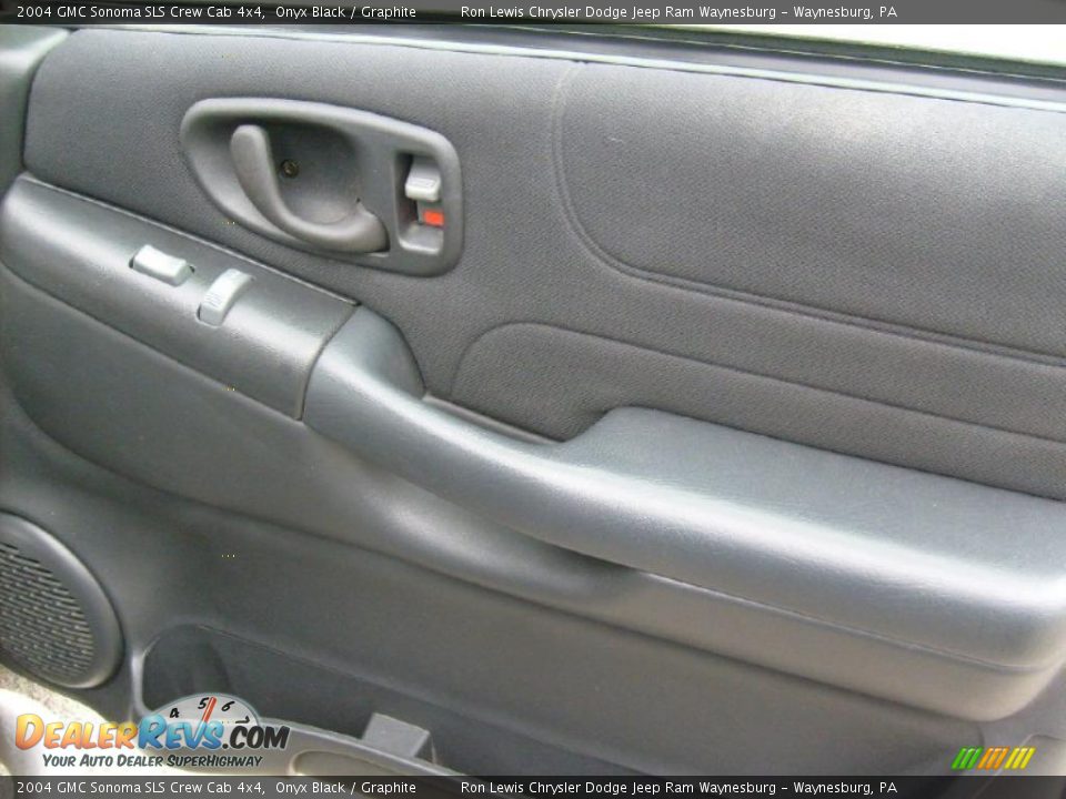 2004 GMC Sonoma SLS Crew Cab 4x4 Onyx Black / Graphite Photo #22