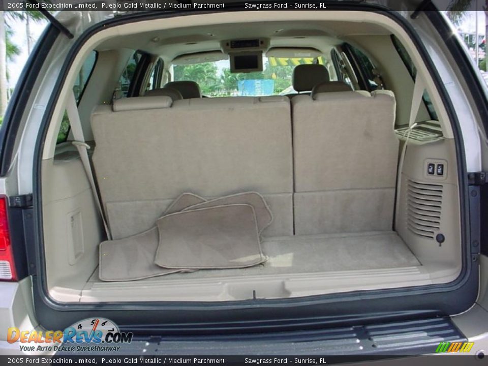 2005 Ford Expedition Limited Trunk Photo #8