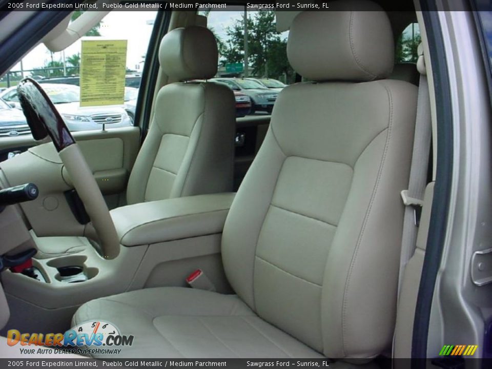 Medium Parchment Interior - 2005 Ford Expedition Limited Photo #19
