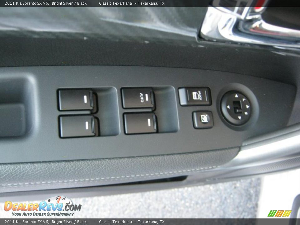 2011 Kia Sorento SX V6 Bright Silver / Black Photo #20