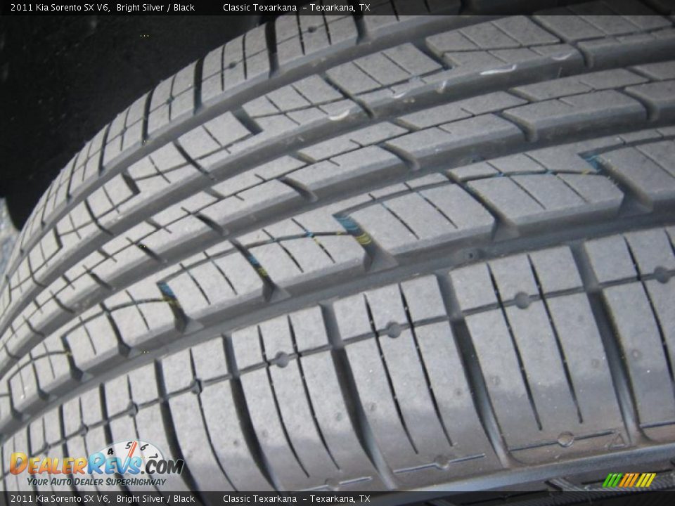 2011 Kia Sorento SX V6 Bright Silver / Black Photo #25