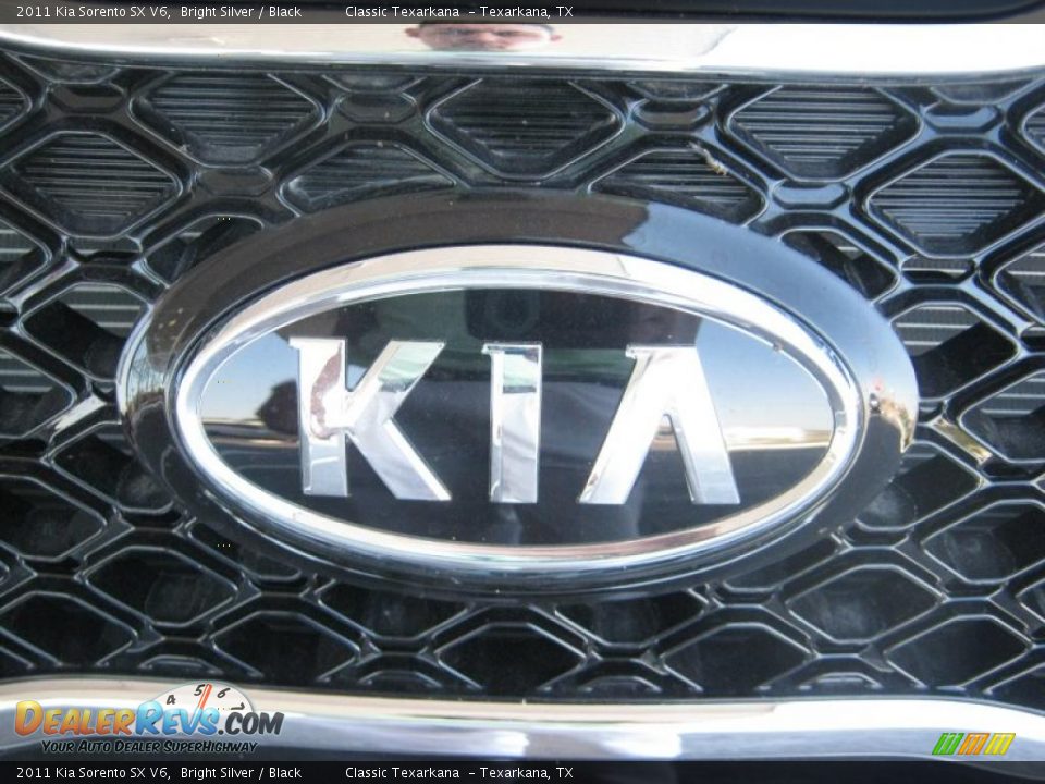 2011 Kia Sorento SX V6 Bright Silver / Black Photo #28